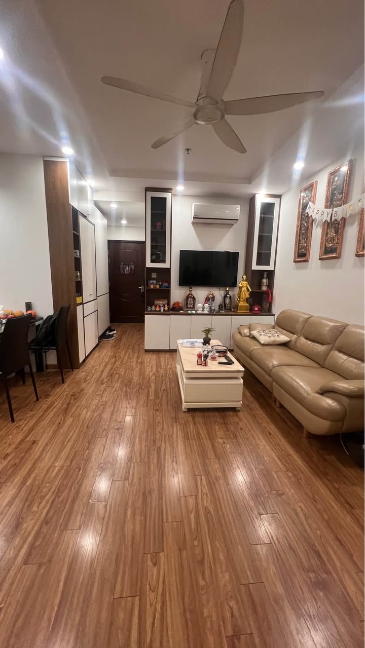 Căn hộ T11 Vĩnh Tuy 83m² giá 9.2 tỷ - Nhà đẹp nguyên bản, dễ sửa chữa!