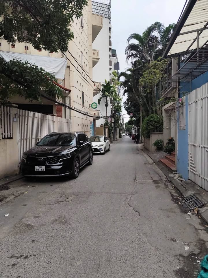 Đất nền Ngọc Thụy 100m² giá 10 tỷ - Đầu tư sinh lời tiềm năng!