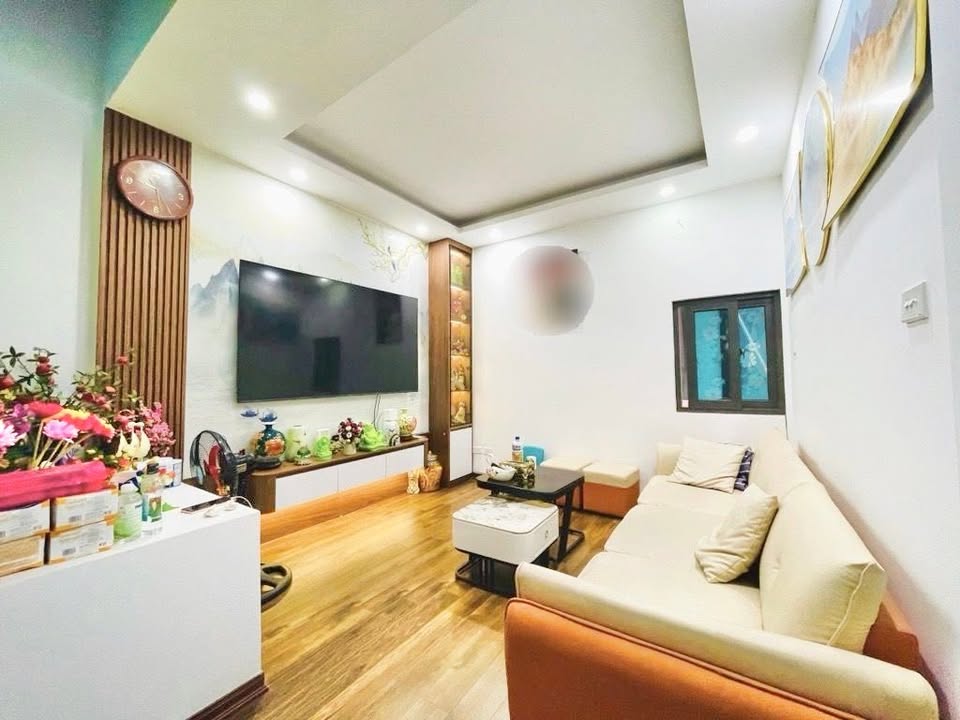 Nhà đẹp 5 tầng Đại Từ, 33m² giá thỏa thuận - Full nội thất, vào ở ngay!