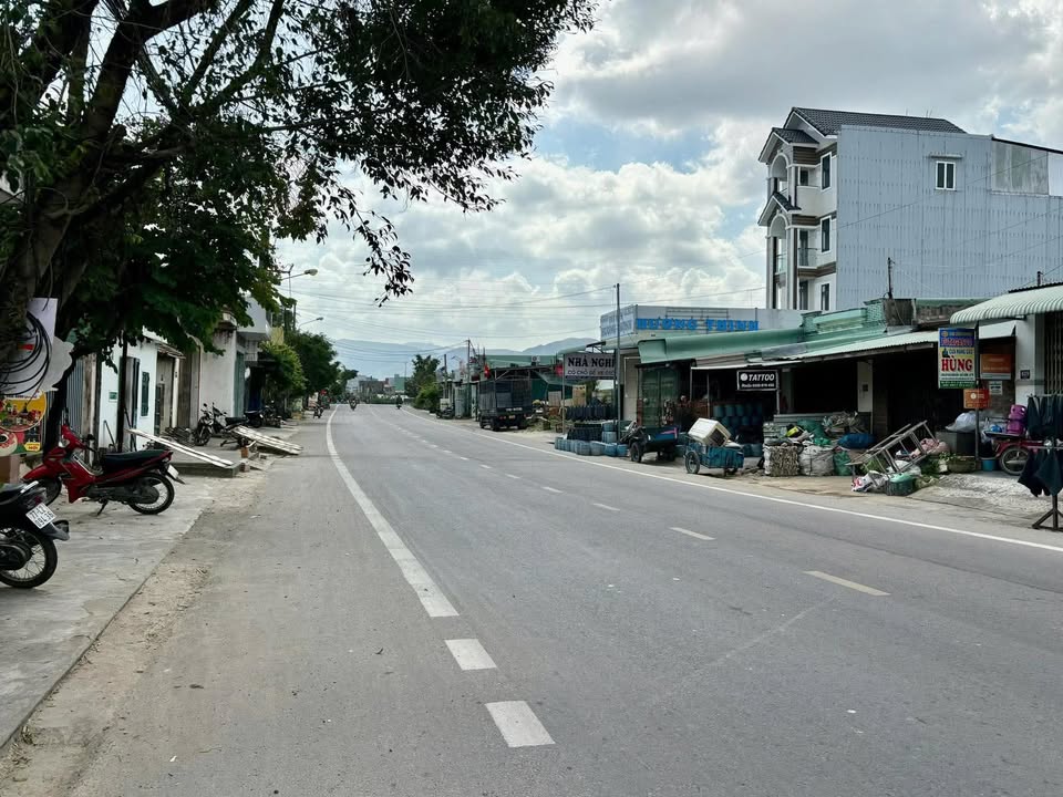 FrontHouse mặt tiền cầu số 8 Nhơn Bình 100m² giá 2 tỷ - Vị trí kinh doanh đắc địa!