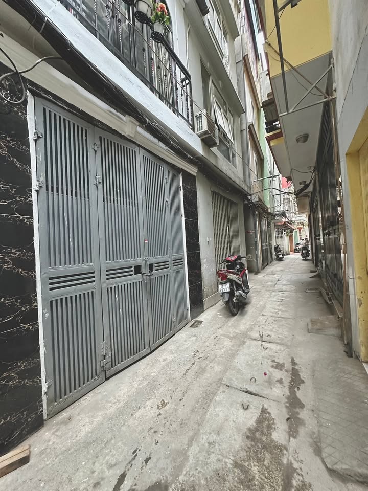 Nhà riêng Phường Thanh Xuân Bắc 35m² giá 7 tỷ - Sổ đỏ chính chủ, nội thất đầy đủ!