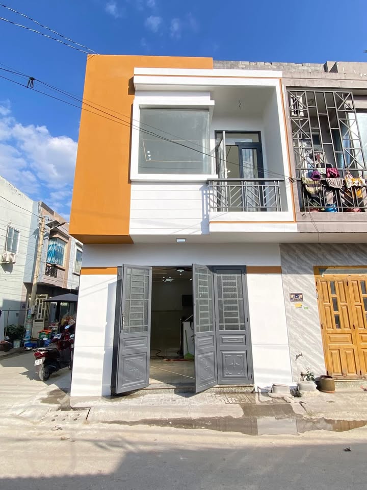 Nhà phố KDC Thịnh Vượng, Đức Hòa 40m² giá 1.18 tỷ - Mới hoàn thiện, sẵn sàng ở!