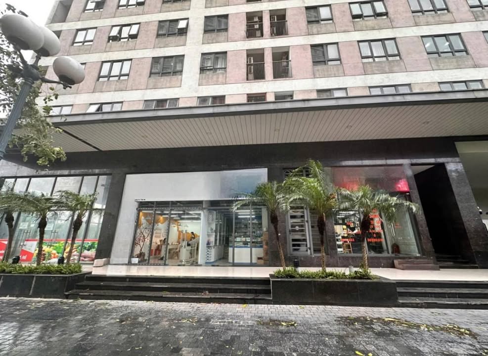 Shophouse cho thuê tại Phạm Văn Đồng 95,5m² giá 18 triệu - Khu dân cư đông đúc!