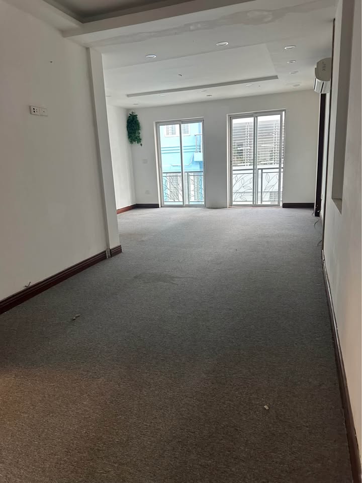 Văn phòng cho thuê 80m² tại Cát Linh, Đống Đa - Chỉ 12 triệu/tháng