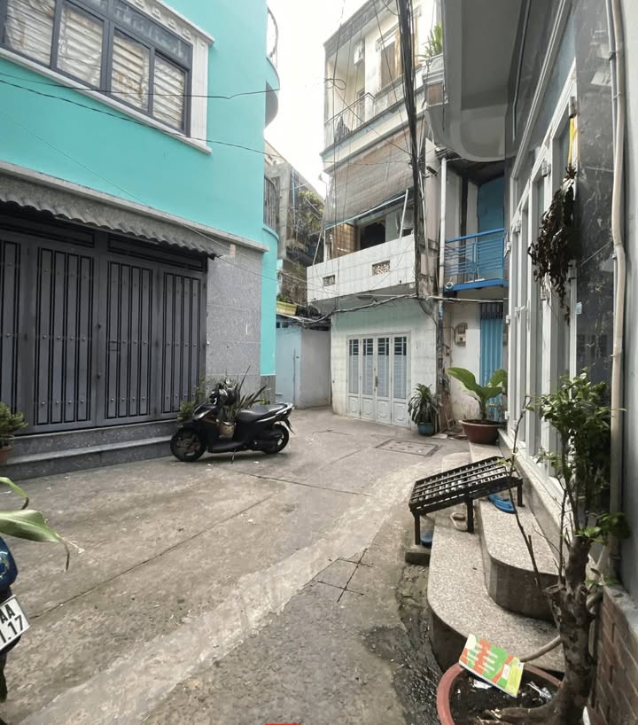 Nhà trung tâm Quận 10, 40m² giá 5.2 tỷ - Tiện xây mới theo ý thích