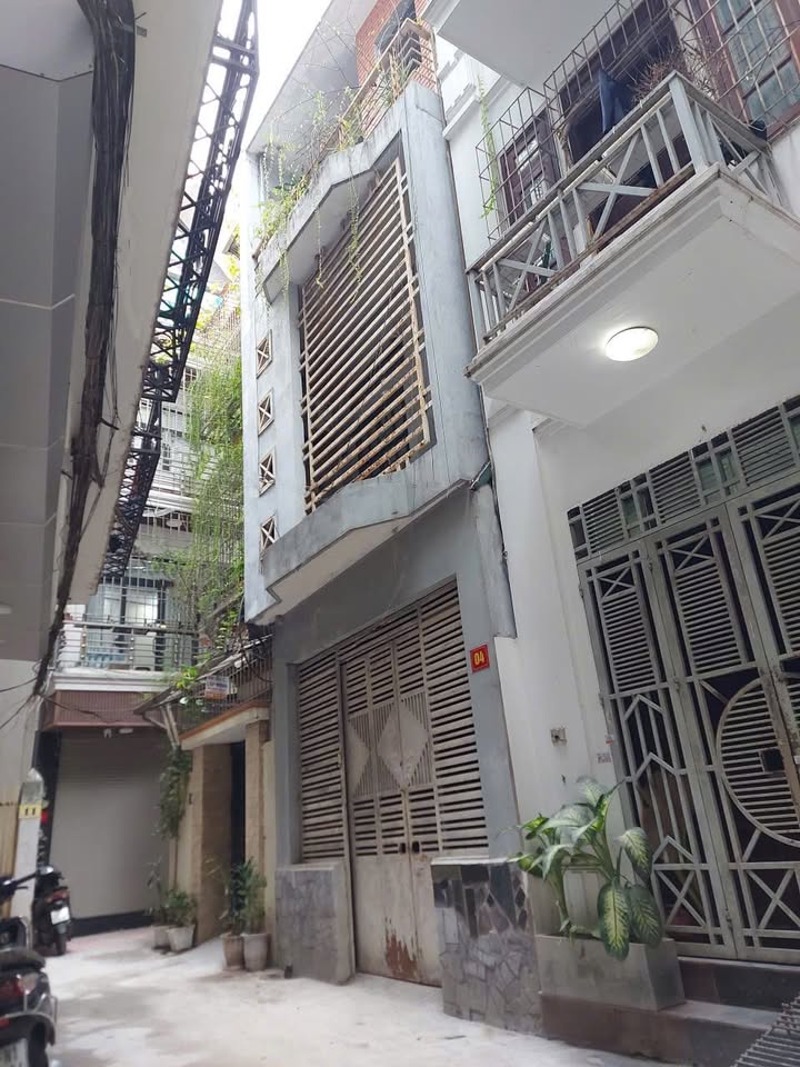 Nhà Gốc Đề, Hai Bà Trưng 74m² giá 14.06 tỷ - Đầu tư sinh lời ngay!