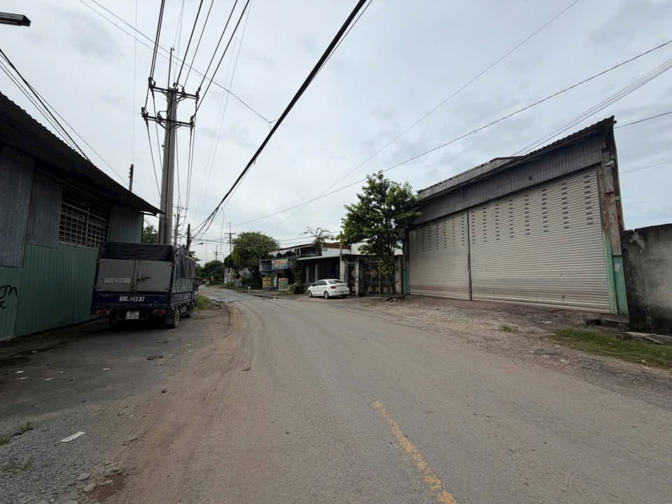 Nhà xưởng 400m² mặt tiền ĐT 768B, Biên Hòa - Giá chỉ 8.99 tỷ!