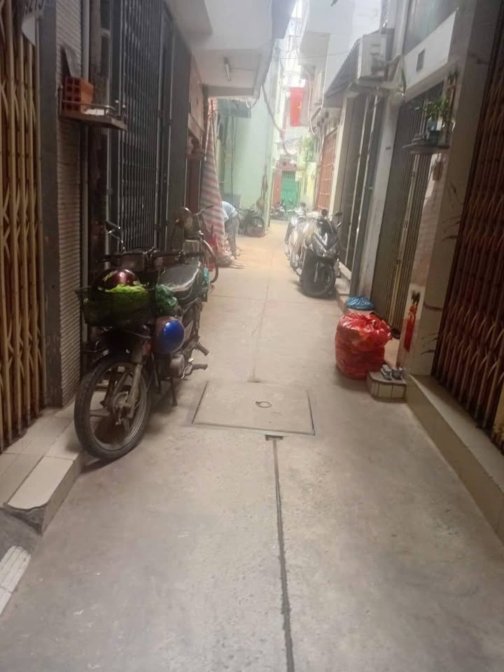 Nhà hẻm xe ba gác Nghĩa Thục, Quận 5, 31m² giá 5 tỷ - Tiềm năng đầu tư cao!