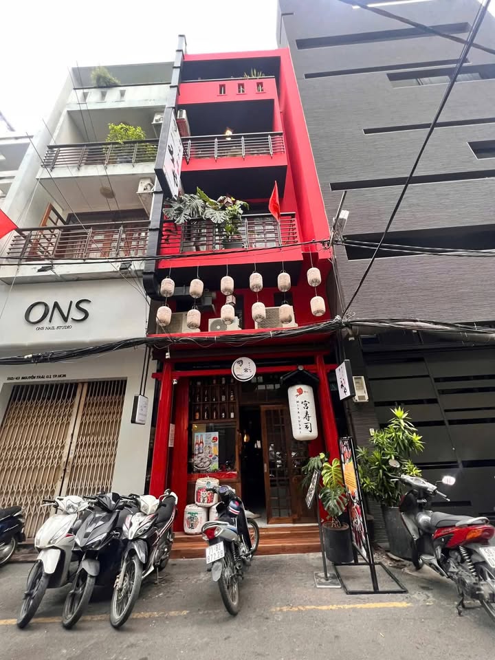 Nhà mặt tiền Nguyễn Trãi, Bến Thành 60m² giá 42 tỷ - Đầu tư sinh lời ngay!