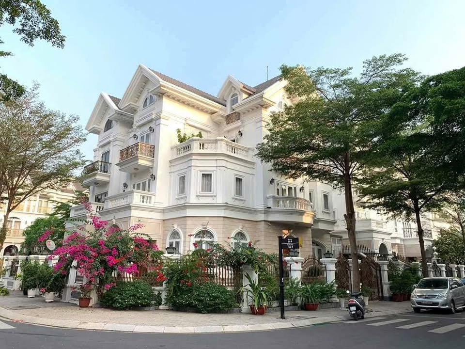 Biệt thự góc CityLand Garden Hills 190m² giá 70 triệu - Vị trí đắc địa, cho thuê ngay!