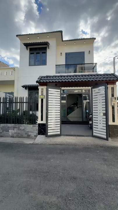 Nhà đẹp 107m² tại Xã Đông Thạnh, Hóc Môn giá 6.25 tỷ - Thiết kế hiện đại sang trọng!