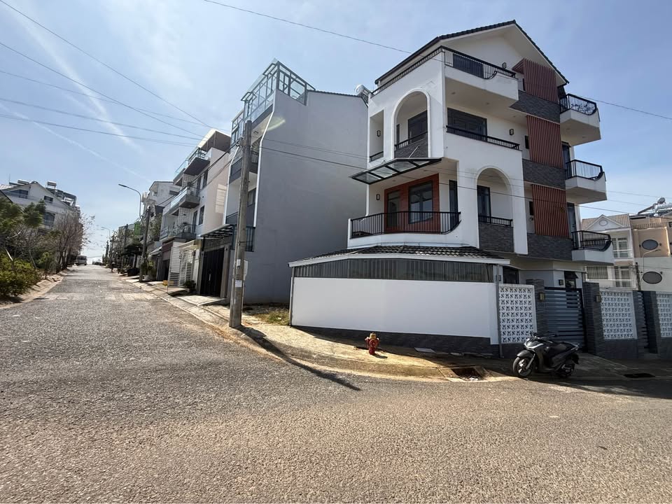 Nhà góc KQH Trần Anh Tông Đà Lạt 99m² giá 9.9 tỷ - View đẹp không che chắn!