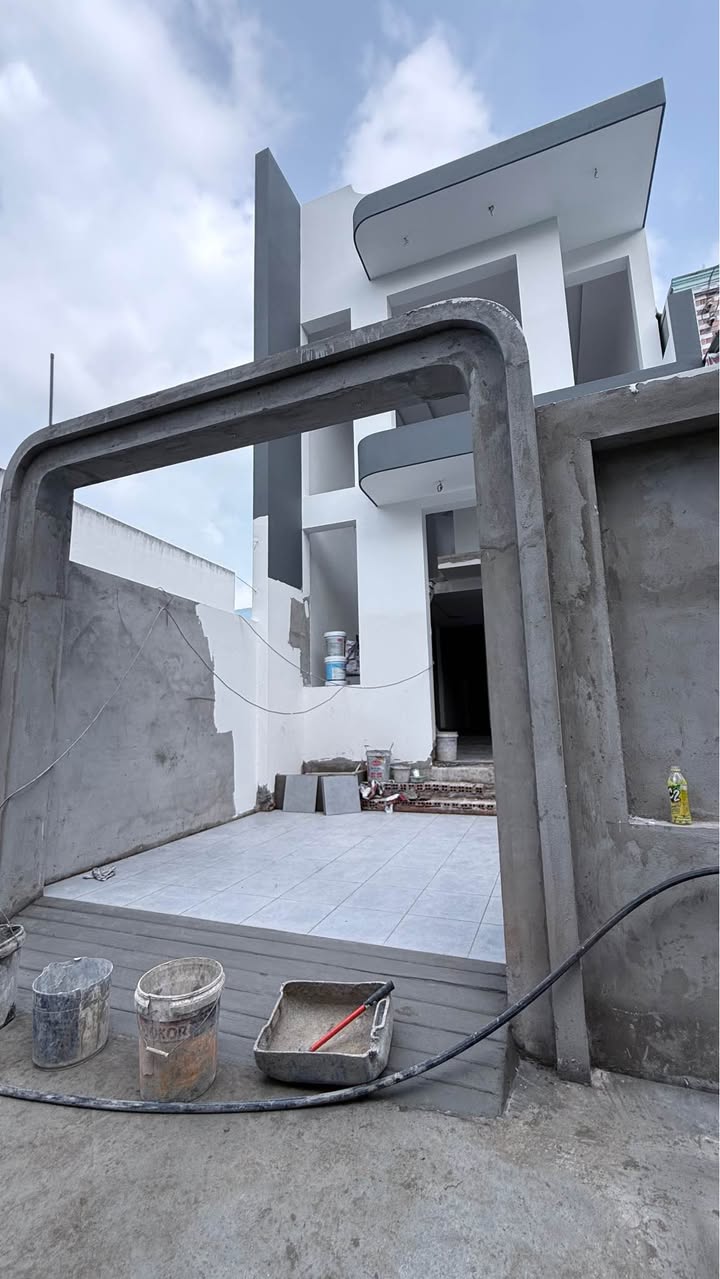 Nhà 1 trệt 1 lầu tại Cần Giuộc 95m² giá 2.56 tỷ - Sổ hồng đầy đủ