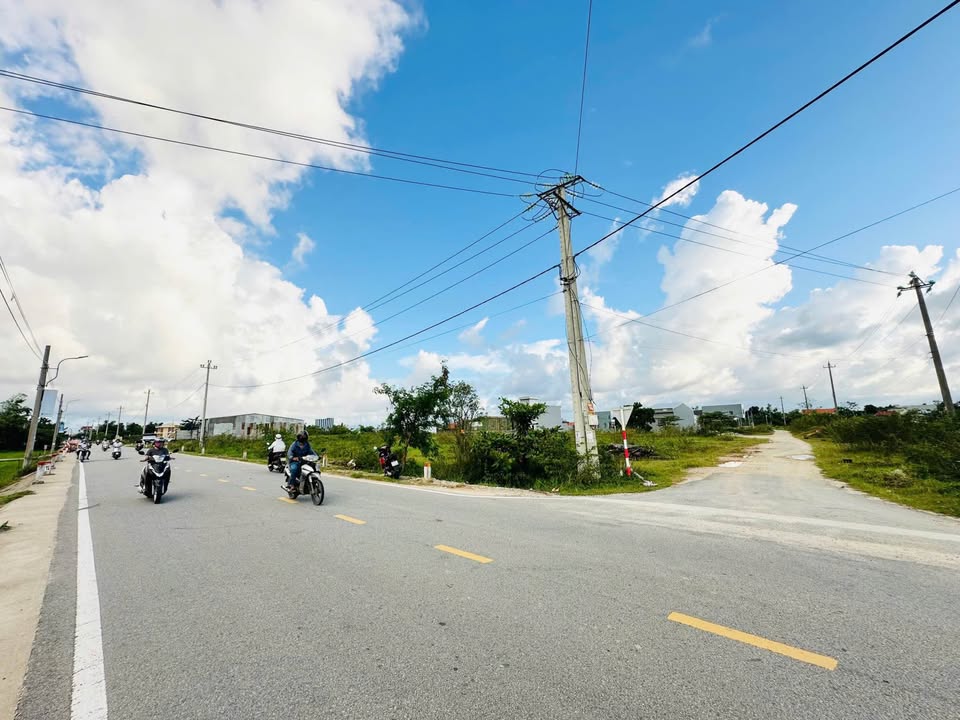 Đất nền lô góc 2 mặt tiền Tỉnh Lộ 10, 225m² giá 5 tỷ - Cơ hội đầu tư tuyệt vời!