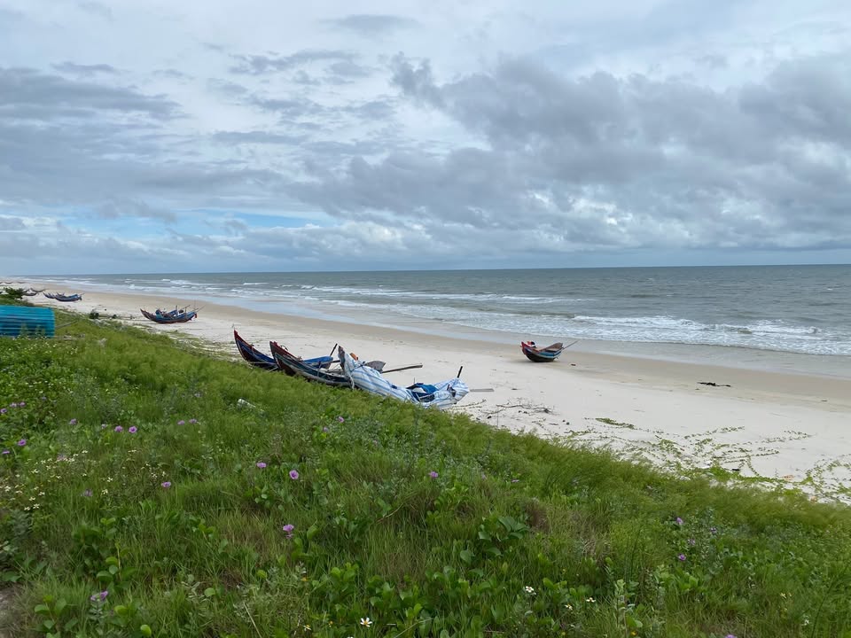 Đất nền mặt tiền biển Ninh Thuận 322m² giá chỉ 1.2 tỷ - Cơ hội hiếm có!