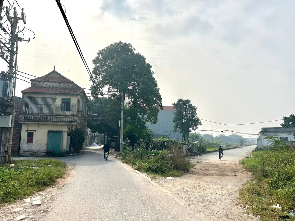 Đất Tái định cư Yên Viên 120m² giá 14.4 tỷ - Tiềm năng tăng giá sau cầu Đuống!