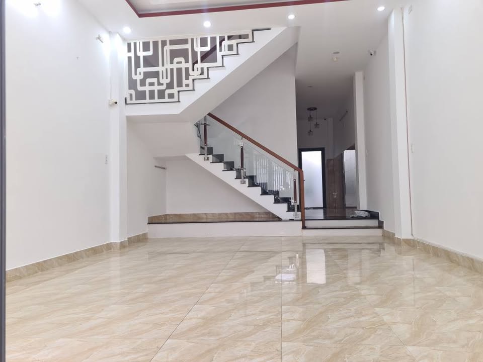 Bán gấp nhà 3 tầng mặt tiền đường Mẹ Nhu, Q. Thanh Khê, diện tích 75m² chỉ 6.8 tỷ