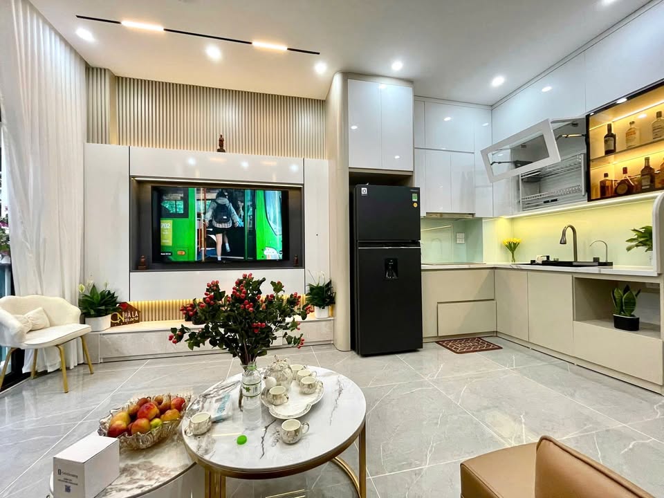 Nhà 5 tầng Ngõ 176 Trương Định, Hoàng Mai 35m² - Nhà mới, tặng full nội thất!