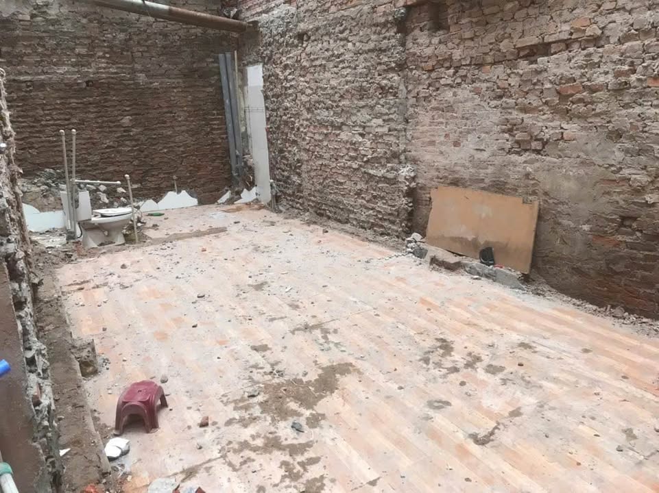 Đất nền Đống Đa 27m² giá 4.6 tỷ - Sổ đỏ chính chủ, xây dựng 6 tầng!