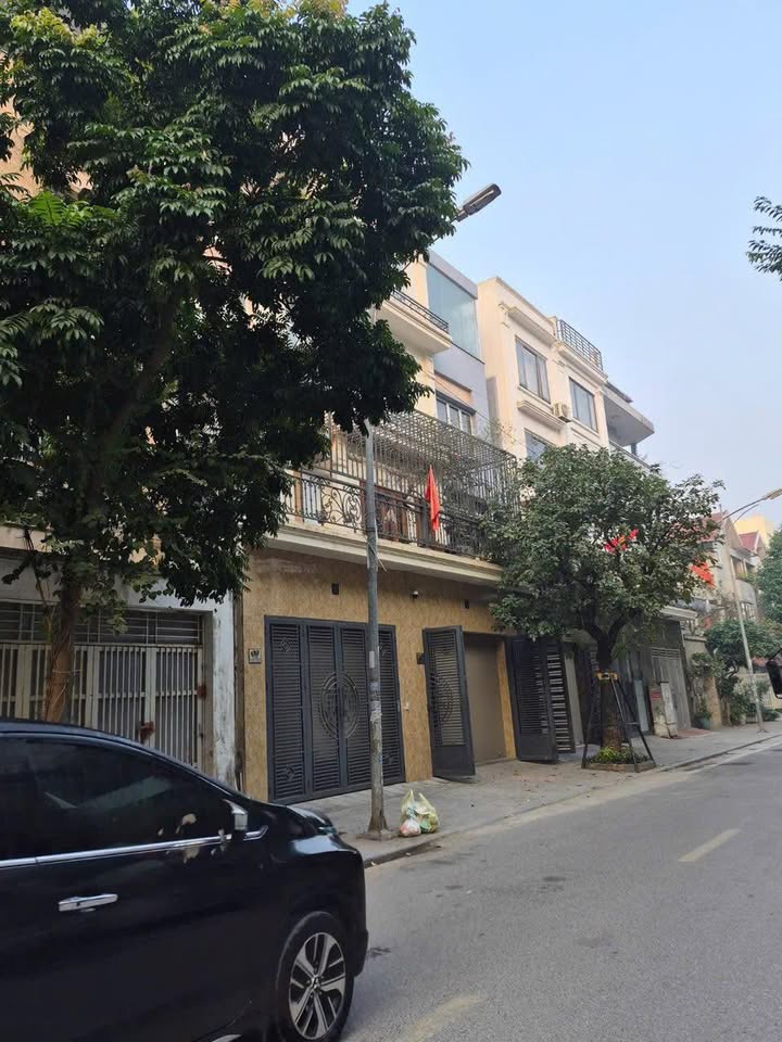 Nhà phố Văn Phú, Hà Đông 90m² giá 20 tỷ - Đầu tư sinh lời ngay!