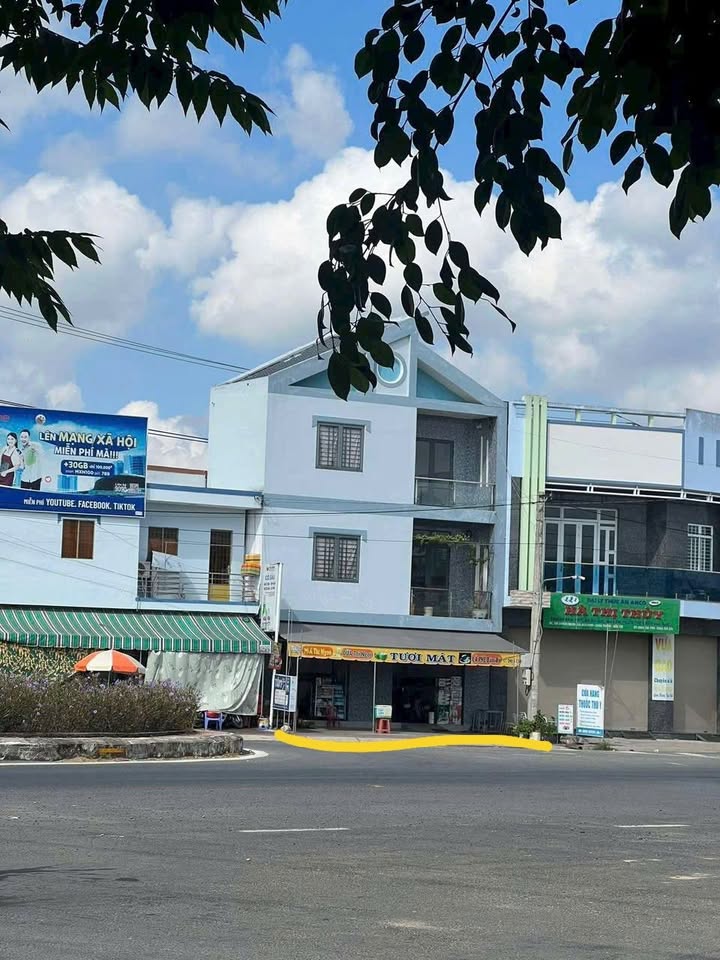 Nhà mặt tiền cho thuê 173 Hữu Định, Bến Tre 150m² giá 6 triệu - Phù hợp kinh doanh!