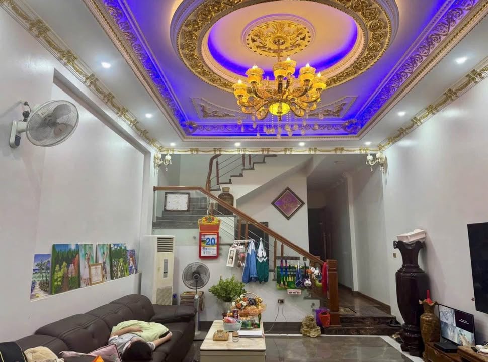 Nhà 3 Tầng Nguyễn Thị Định, Bắc Cường 100m² giá 5 tỷ - Vị trí đẹp, chính chủ!