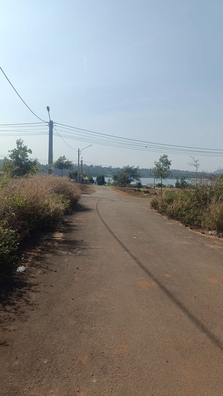 Đất nền đẹp tại Quốc lộ 14A, Đắk Mil - Diện tích 300m², Giá thỏa thuận!