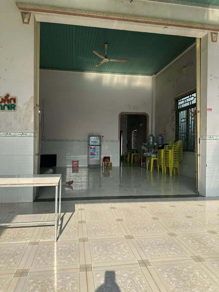 Nhà riêng Huyện Hàm Thuận Bắc 110m² giá 1.4 tỷ - Đường nhựa rộng rãi, nở hậu