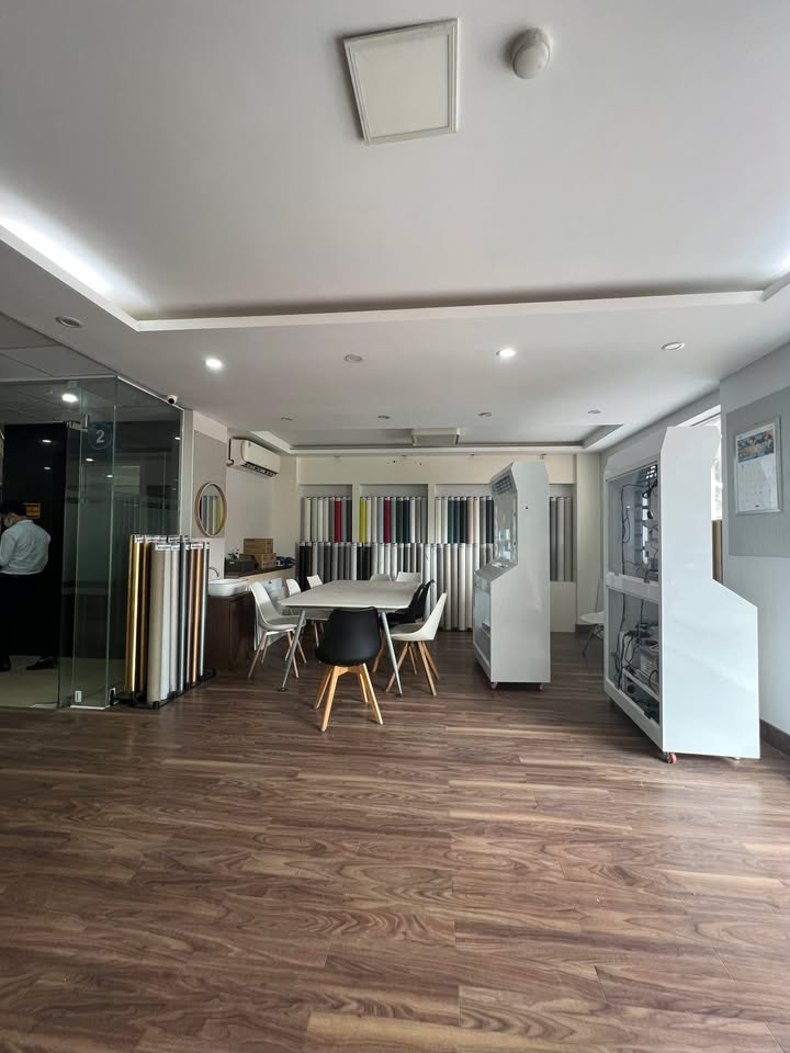 Văn phòng cho thuê tại Nguyễn Trãi 35m² giá 5 triệu - Bàn giao ngay!