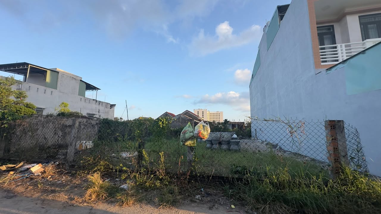 Đất thổ cư 210m² tại Tuy Hòa giá chỉ 3.3 tỷ - Cơ hội đầu tư tuyệt vời!