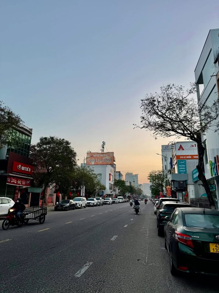 Nhà sân vườn 3 tầng Đà Nẵng 120m² giá 6.5 tỷ - Chính chủ bán gấp!