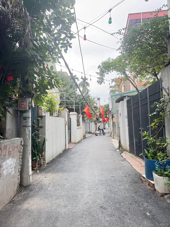 Đất tặng nhà 2 tầng tại Bồ Đề, 92m² giá 25.7 tỷ - Vị trí đắc địa sát hồ 3 Bồ Đề!