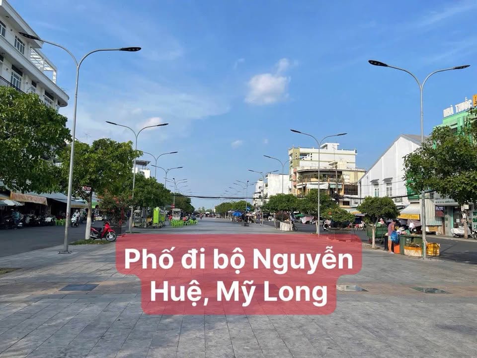Bán nhà FrontHouse Phố đi bộ Nguyễn Huệ Long Xuyên 88m² giá 14 tỷ - Vị trí đắc địa!