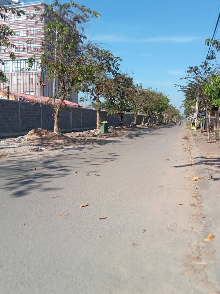 Nhà mặt tiền Quốc lộ 1A, cạnh Đại học Cửu Long, diện tích 160m², giá 2.5 tỷ - Đầu tư sinh lời tốt!