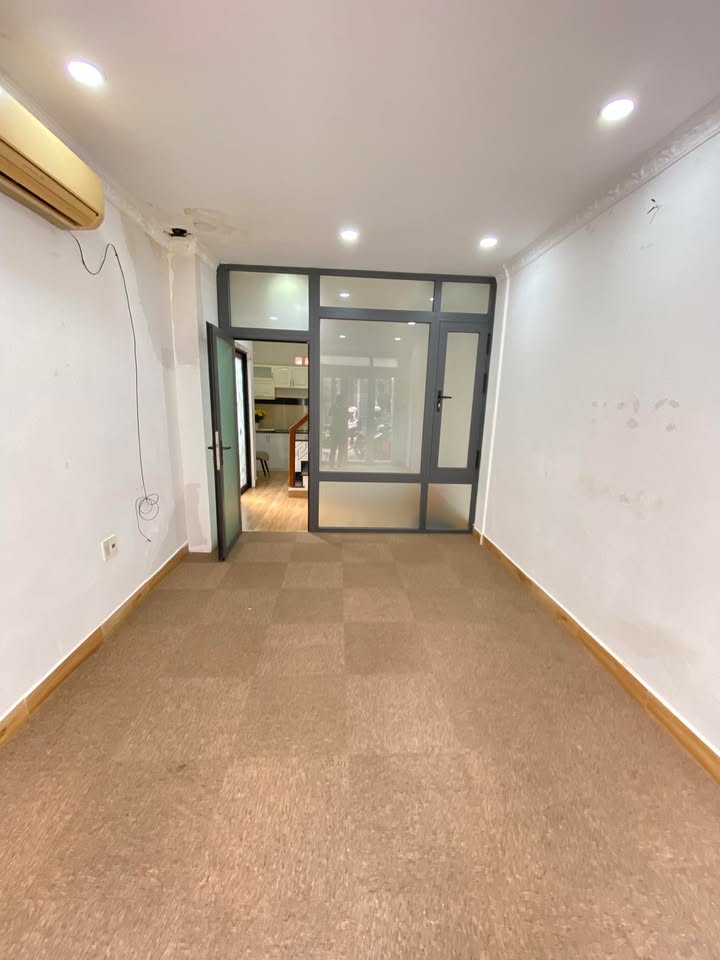 Nhà đẹp hẻm xe hơi Phan Xích Long 33m² giá 16 tỷ - Kinh doanh thuận lợi!