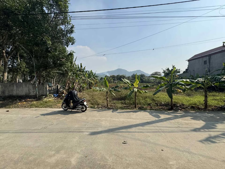 Đất nền tại Xã Cẩm Tú, Huyện Cẩm Thủy, 825m² giá 1.8 tỷ - Chính chủ, sổ đỏ rõ ràng!