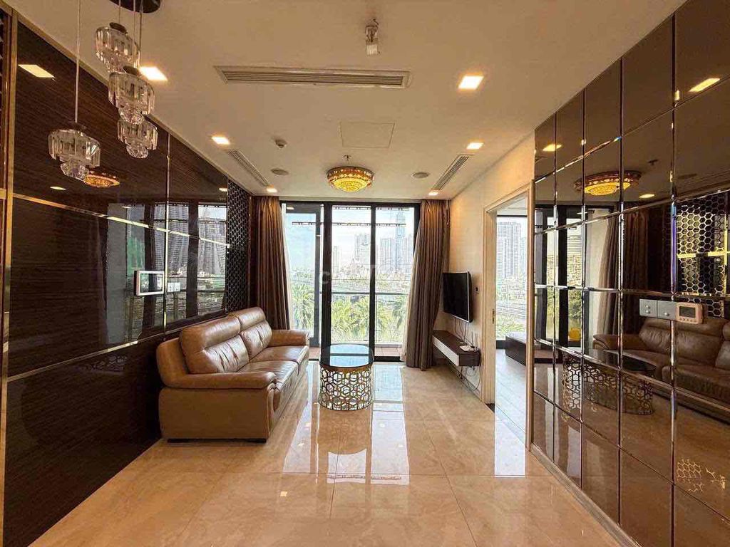 Căn hộ Vinhomes Golden River Quận 1 69m² giá 12,5 tỷ - View Landmark tuyệt đẹp!