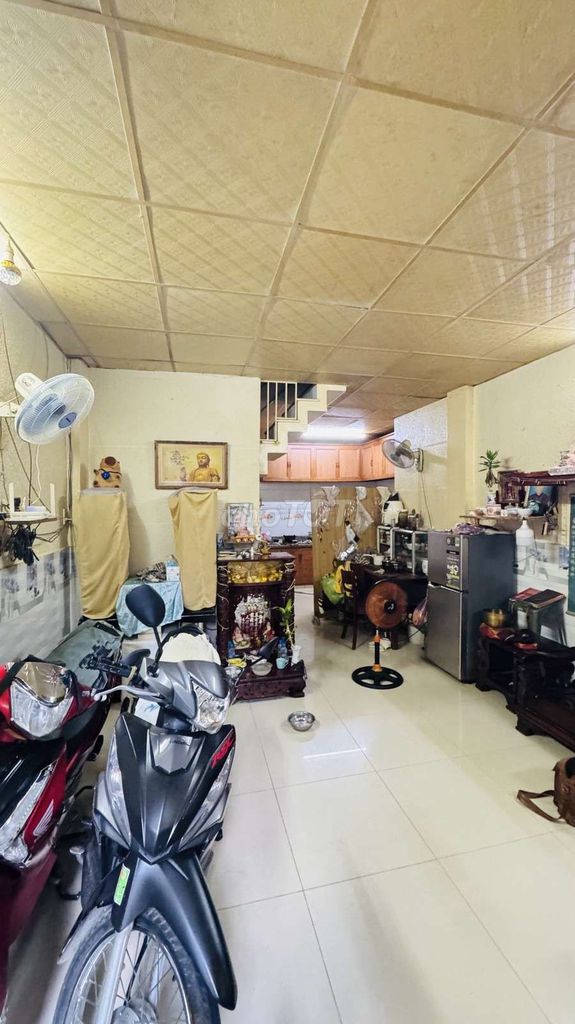 Nhà phố Âu Cơ 36m², 3.8 tỷ - Vị trí đẹp, tiện ích đầy đủ!