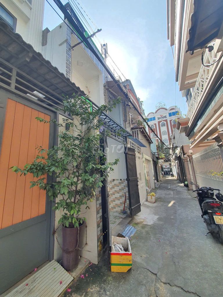 Nhà phố hẻm Lê Thiệt, Tân Phú 33m² giá 3.8 tỷ - Giá hiếm khu vực!