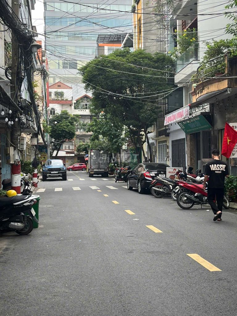 Bán nhà 3 tầng 80m² tại Phường 4, Quận Tân Bình - Vị trí siêu đẹp gần nhà ga T3