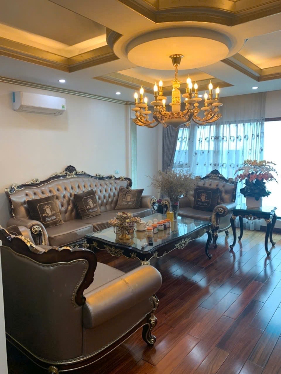 Nhà bán Tôn Thất Tùng, Đống Đa 99m² giá 34 tỷ - Lô góc, không gian riêng tư