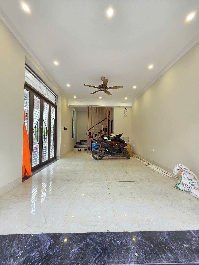 Nhà phân lô Quân Đội Phương Canh 45m² - Lô góc thoáng sáng, ô tô tránh nhau!