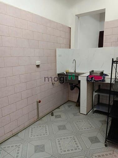 Nhà tập thể tầng 1 ngõ Thịnh Hào 1, Đống Đa 60m² giá 6.5 triệu - Chính chủ cho thuê lâu dài!