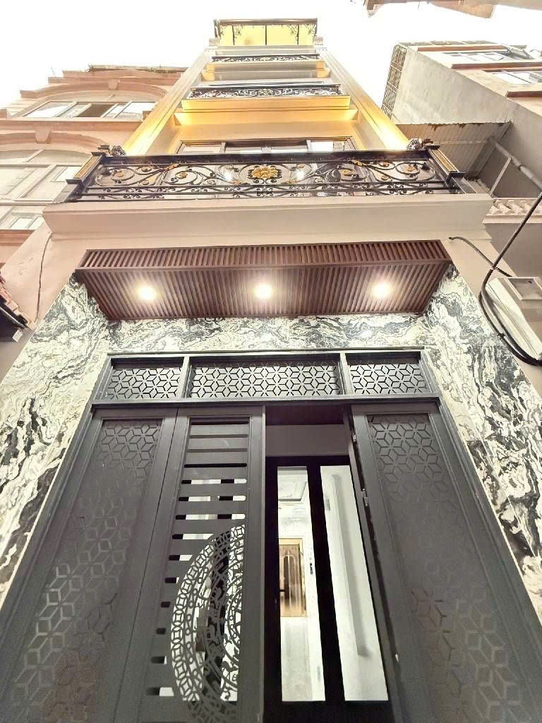 Bán nhà Tôn Đức Thắng, Đống Đa 46/50m² giá 19 tỷ - Nhà đẹp, thoáng sáng, thang máy!