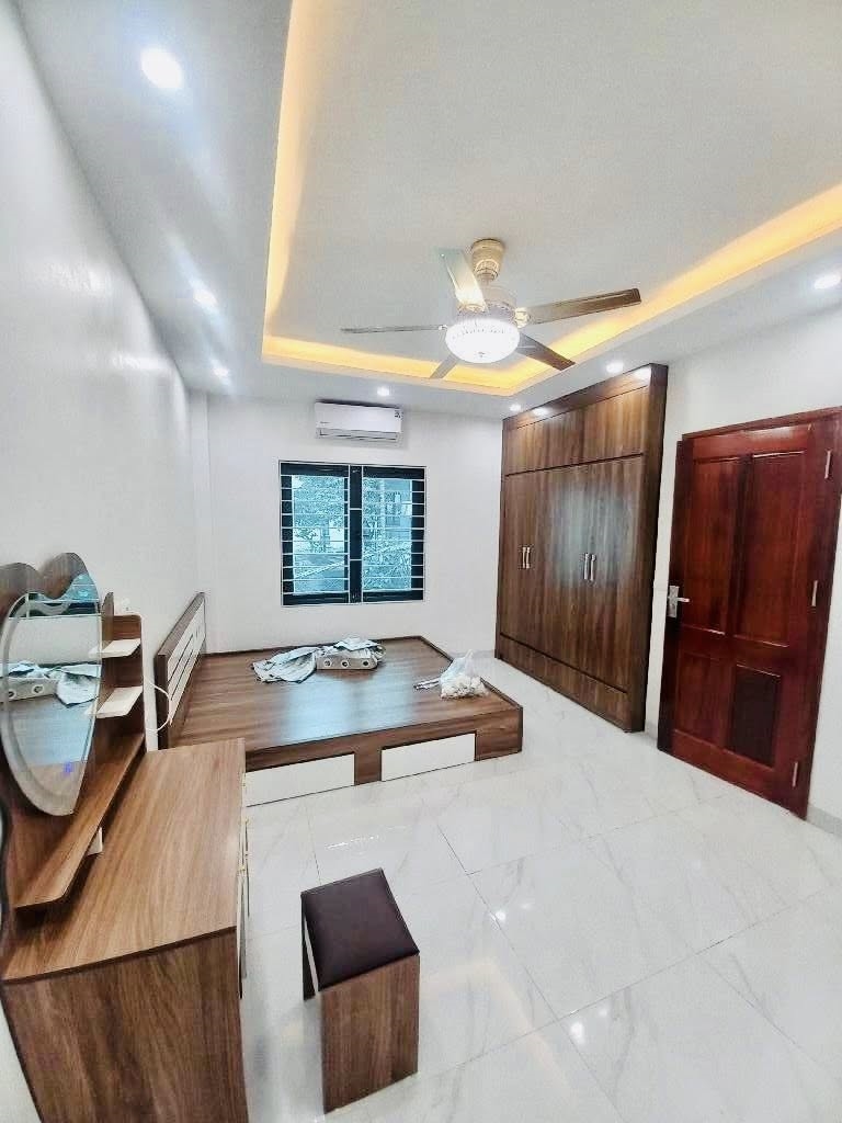 Nhà xây mới 5 tầng tại Hoàng Mai 30m² giá 7.29 tỷ - Vị trí đắc địa!