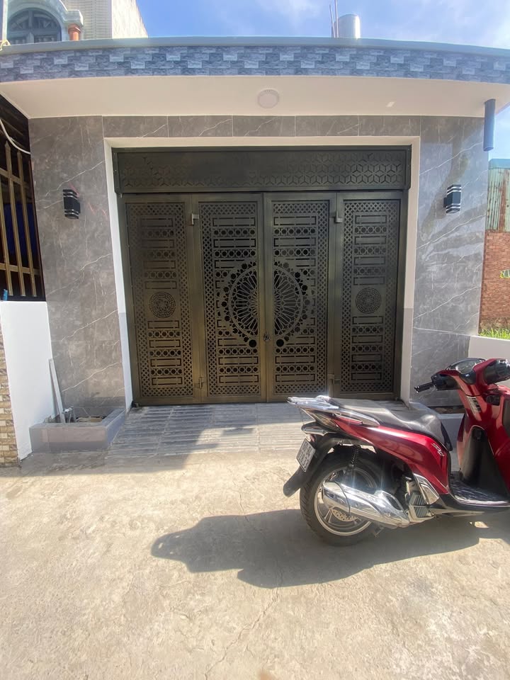 Nhà riêng 100m² tại Phường Long Bình, Biên Hòa - Giá 2.05 tỷ, chính chủ bán gấp!