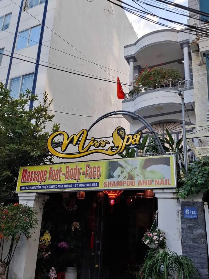 Nhà hẻm Nguyễn Thiện Thuận 76m² giá 11 tỷ - Gần đường lớn, tiện ích đầy đủ!