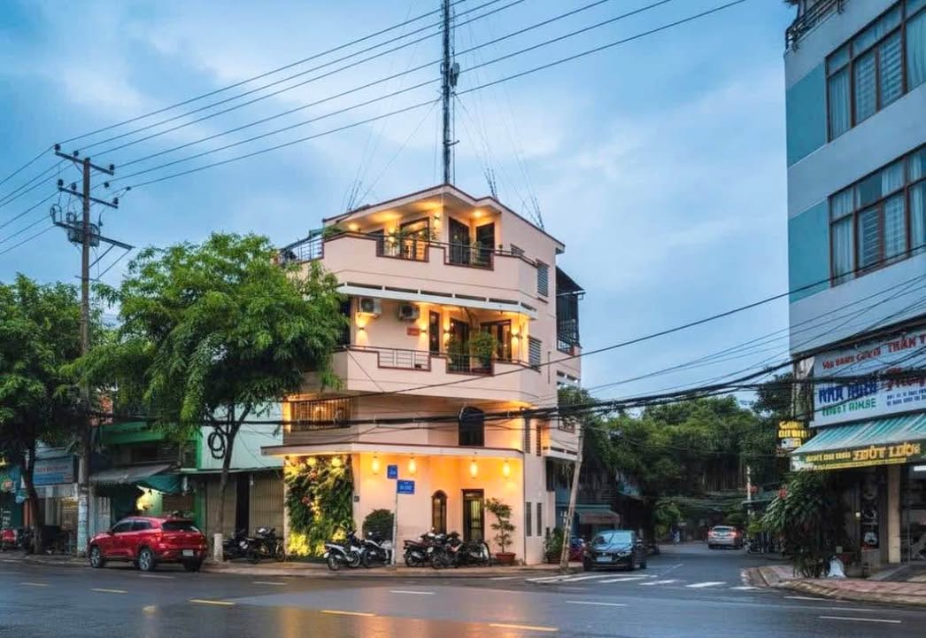 FrontHouse 3 mặt tiền Tô Hiệu, Nha Trang 65m² giá 13 tỷ - Kinh doanh sầm uất!