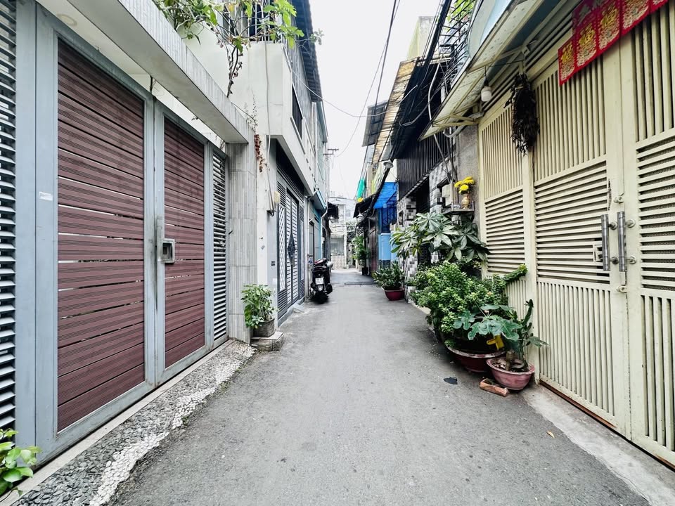 Nhà 3 tầng Gò Vấp 62m² giá 5.85 tỷ - Đối diện UBND Quận