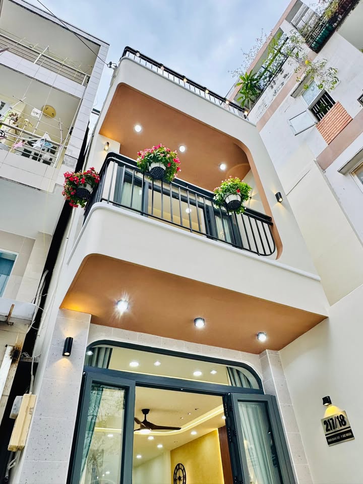 Nhà đẹp 3 PN tại Phú Nhuận 55.3m² giá 7.85 tỷ - Sẵn sàng ở ngay!